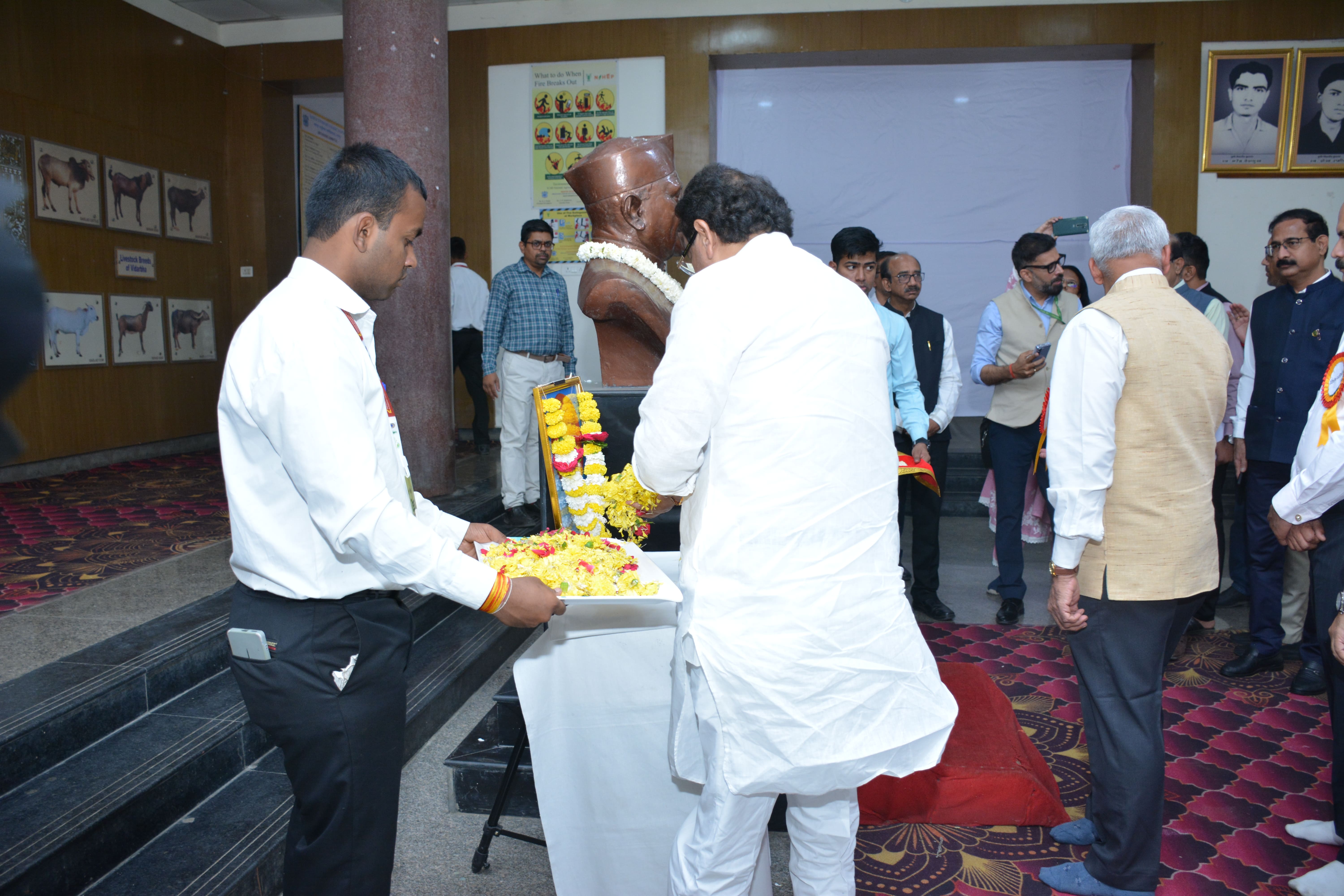 Photos for Mahatma Jyotiba Phule Jayanti celebration at MAFSU h.q (1).jpg